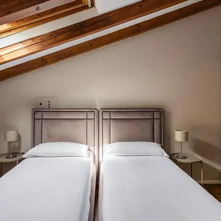 Wooden Design By Wonderful Italy * Boloňa