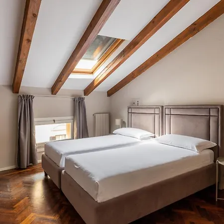 Wooden Design By Wonderful Italy Apartman Bologna