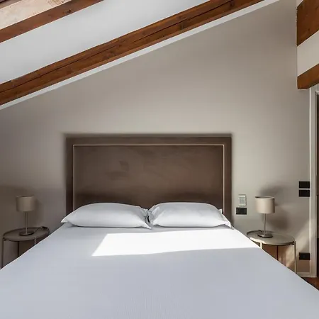 Wooden Design By Wonderful Italy Apartament *