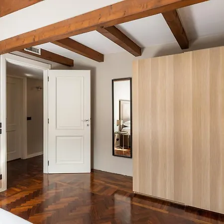 Apartment Wooden Design By Wonderful Italy