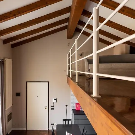 Apartment Wooden Design By Wonderful Italy