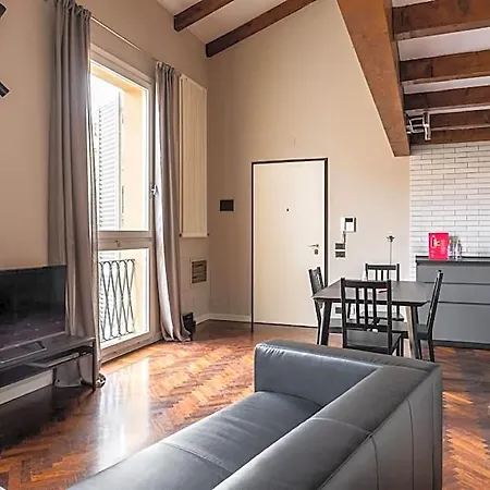 Wooden Design By Wonderful Italy Apartman Bologna