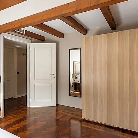 Wooden Design By Wonderful Italy Apartman *