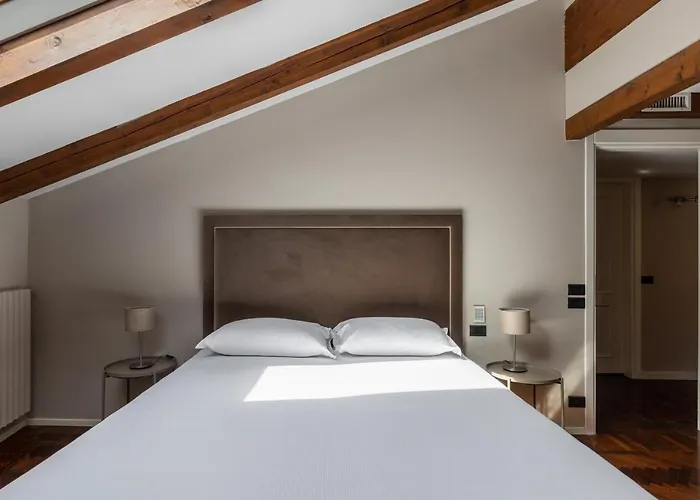 Wooden Design By Wonderful Italy Apartament *